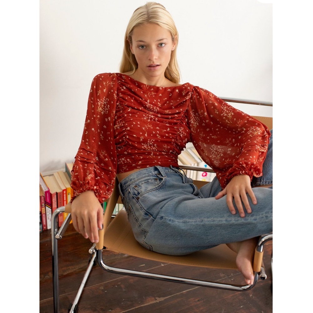 Backless top